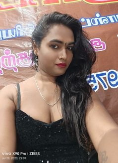 Vasuki - Transsexual escort in Chennai Photo 6 of 7