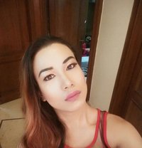 Vaxeana - Transsexual escort in Pune Photo 5 of 12