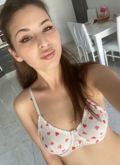 Vayla - puta in Dubai Photo 9 of 9