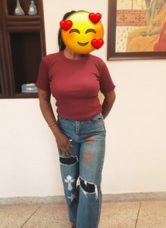 Real Meet And VC Service - escort in New Delhi Photo 1 of 5