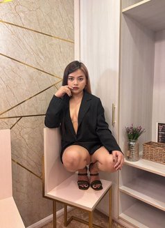 Vea - escort in Makati City Photo 1 of 4