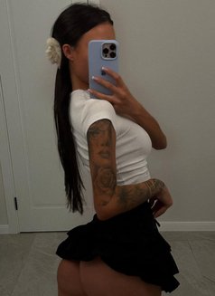 Veann - puta in Dubai Photo 4 of 9