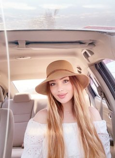 Vectoria - puta in Dubai Photo 3 of 6