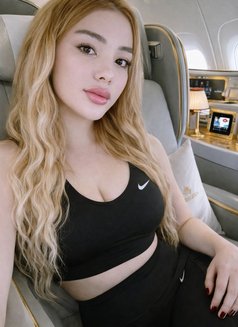 Vectoria - puta in Dubai Photo 7 of 8