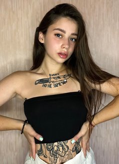 Veda - escort in Dubai Photo 1 of 8