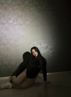 Veda - escort in Dubai Photo 7 of 8