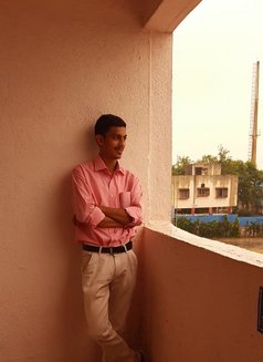 Vedanta - Acompañantes masculino in Pune Photo 1 of 2