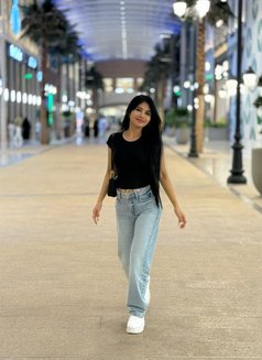 Vee - escort in Riyadh Photo 7 of 8