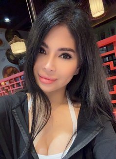 Vee - escort in Riyadh Photo 7 of 7