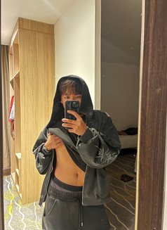 Vee - Male companion in Ho Chi Minh City Photo 2 of 7