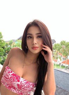 Vee Gabriella - escort in Bali Photo 7 of 10