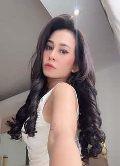 Vee Gabriella - escort in Bali Photo 10 of 10