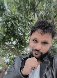 Vee - Male escort in Gurgaon Photo 3 of 3