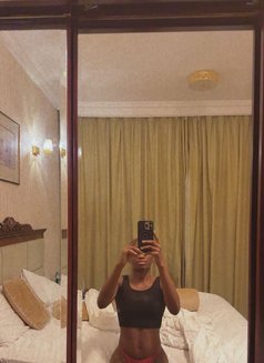 Vee - puta in Dubai Photo 4 of 4