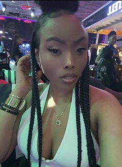 Vee - masseuse in Nairobi Photo 1 of 1