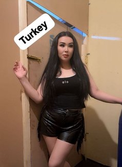 Vee - escort agency in Riyadh Photo 14 of 23