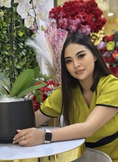 Veena professional massage therapist - escort in Riyadh Photo 2 of 9