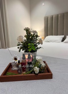 Veena professional massage therapist - puta in Riyadh Photo 6 of 8