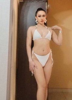 Veena - Acompañantes transexual in Muscat Photo 2 of 3