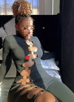 Veenus - escort in Chennai Photo 17 of 22