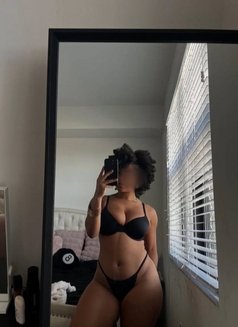 VEENUS - escort in Chennai Photo 7 of 8