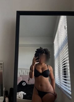 VEENUS - escort in Chennai Photo 2 of 8