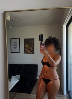 VEENUS - escort in Chennai Photo 8 of 8