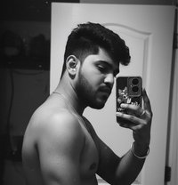 Veer 8 Inch - Male escort in Berlin