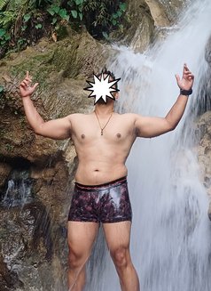 Veer - Male escort in New Delhi Photo 3 of 4