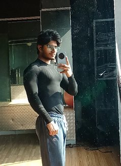 Veer - Male escort in New Delhi Photo 2 of 5