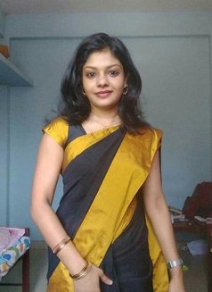 Veera - escort in Berlin Photo 3 of 6