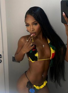 Veeslim - escort in Dubai Photo 1 of 7