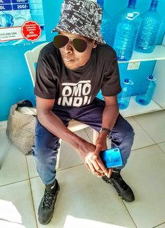 Veinz - Male escort in Nairobi Photo 2 of 2