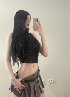 Velin - escort in Jakarta Photo 1 of 6