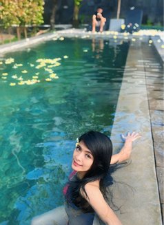 Vellina ' Reall - puta in Bali Photo 6 of 7