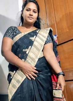 Vellore Escorts Service and Cell Girls S - puta in Vellore Photo 3 of 4