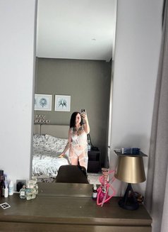 Velora - escort in Dubai Photo 6 of 8