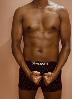 Velvet Body - Male escort in Hyderabad Photo 1 of 3