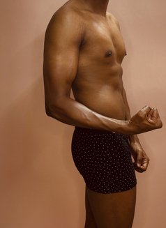 Velvet Body - Male escort in Hyderabad Photo 2 of 3