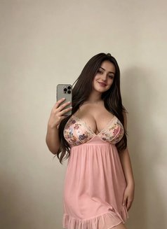 Vemika - escort in Dubai Photo 3 of 6