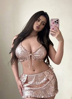 Vemika - escort in Sharjah Photo 2 of 6