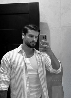 Vendome Couple/ladies/man - Acompañantes masculino in Dubai Photo 13 of 13