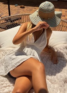 Venera - puta in Dubai Photo 2 of 2