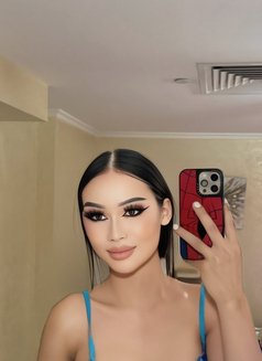 Venesgar New Ladyboy - Masajista in Abu Dhabi Photo 2 of 5