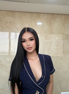 Venesgar New Ladyboy - Masajista in Abu Dhabi Photo 3 of 5