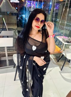 Venilla - Transsexual escort in Chennai Photo 7 of 14