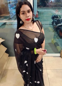 Venilla - Transsexual escort in Chennai Photo 3 of 10