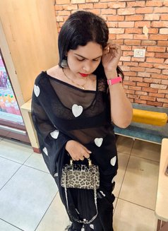 Venilla - Transsexual escort in Chennai Photo 4 of 10