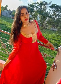 Venilla - Transsexual escort in Chennai Photo 7 of 10