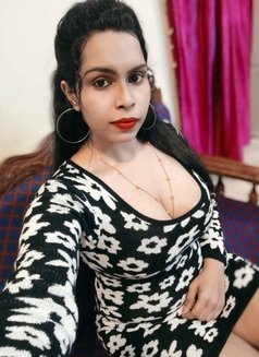 Venilla swety - Transsexual escort in Chennai Photo 2 of 5